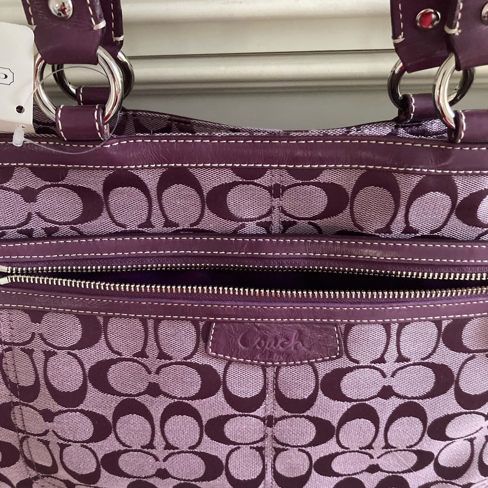 BEST PRICE DROP! BUY NOW!!!
Coach Purple Signature Shoulder Bag